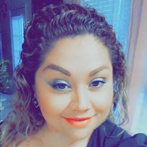 Meet your Posher, Denia